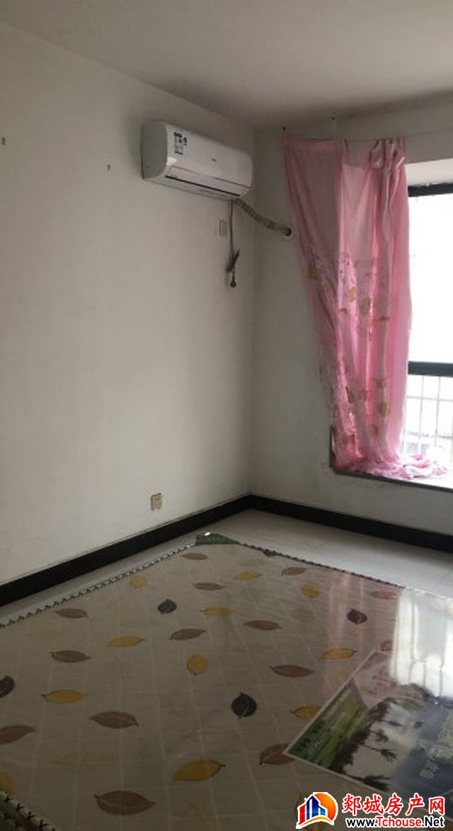 万泰丽景华都 2室2厅 100平米 简单装修 9600元/年